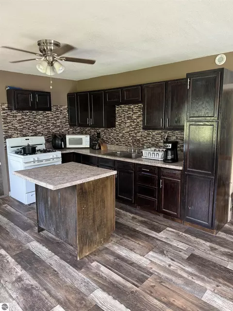 5212 Rose City Rd, Lupton, MI 48635 photo 7