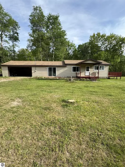 5212 Rose City Rd, Lupton, MI 48635