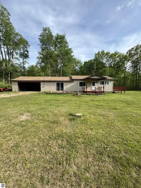 5212 Rose City Rd, Lupton, MI 48635 photo 3