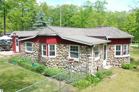 432 Island Lake Rd, Rose City, MI 48654