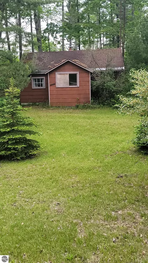 4409 N Hinkley Rd, Lake City, MI 49651