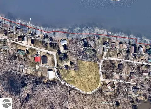 702 Hillcrest Dr, Lake, MI 48632