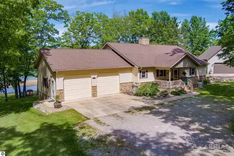 7319 Penny Ln, Saint Helen, MI 48656
