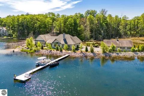 15719 Pearl Lake Dr, Lake Ann, MI 49650
