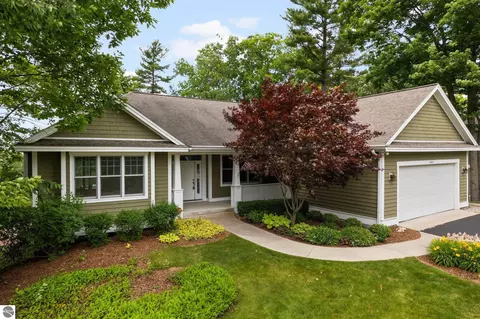 6403 Cedarmere, Traverse City, MI 49686
