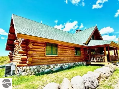 4355 Mckinney Rd, Bellaire, MI 49615