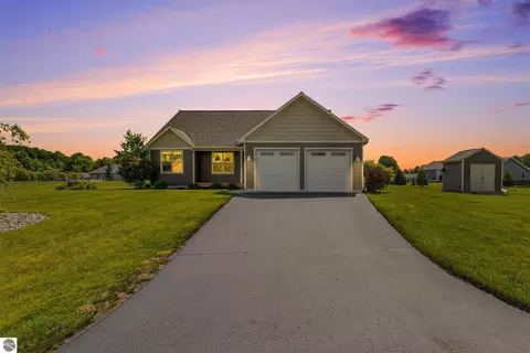 409 Waxwing Dr, Traverse City, MI 49696