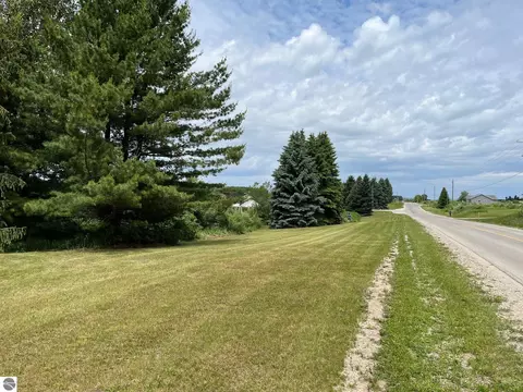 Unit 28 E Shaker Trail, Suttons Bay, MI 49682 photo 11