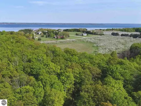 Unit 28 E Shaker Trail, Suttons Bay, MI 49682 photo 8