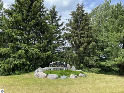 Unit 28 E Shaker Trail, Suttons Bay, MI 49682 photo 10