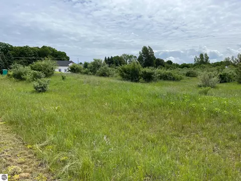 Unit 28 E Shaker Trail, Suttons Bay, MI 49682 photo 4