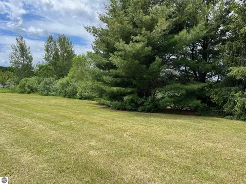 Unit 28 E Shaker Trail, Suttons Bay, MI 49682 photo 12