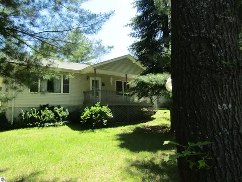 2911 Totem Cross Rd, West Branch, MI 48661