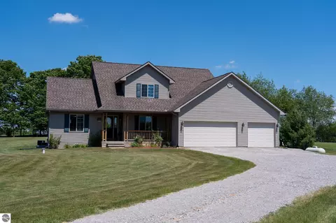 1825 Plainfield Rd, Mount Pleasant, MI 48858