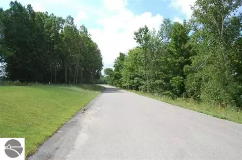 282 Lakeview Trl, Kewadin, MI 49648