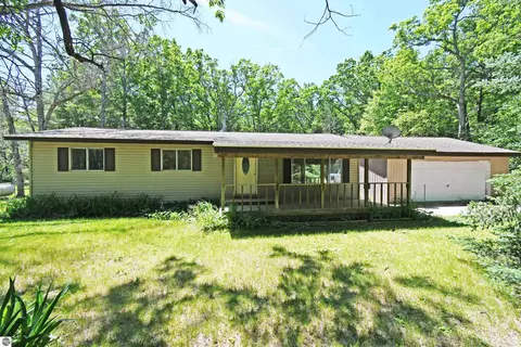 5771 Esmond Rd, Hale, MI 48739