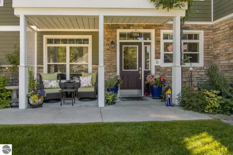 112 Fairway Hills Dr, Traverse City, MI 49684