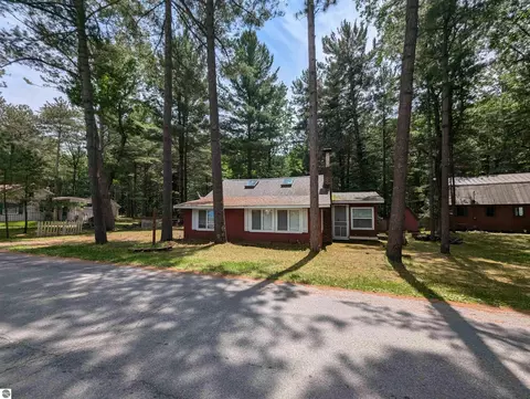 5264 E 28th St, Au Gres, MI 48703 photo 2