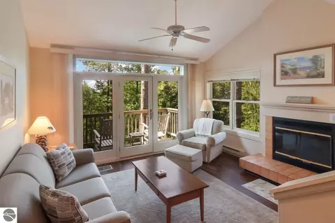 27 Brook Hl # D, Glen Arbor, MI 49636