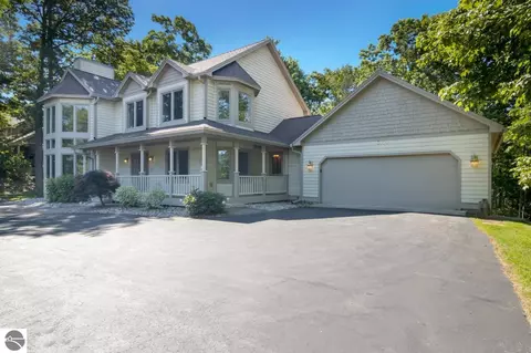 3150 Holiday Village Rd, Traverse City, MI 49686