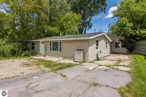 3862 Brook Dr, Traverse City, MI 49684