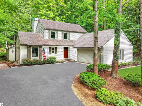 4282 W Timberwood Dr, Traverse City, MI 49686
