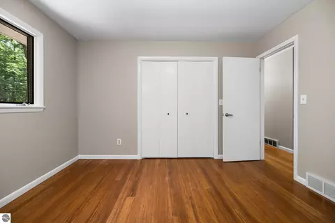 Bedroom - 1513 Melody Ln, Interlochen, MI 49643 photo 6 of 7