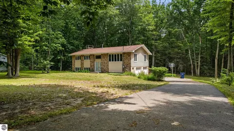 1513 Melody Ln, Interlochen, MI 49643