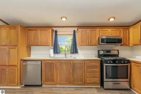Kitchen - 3745 E Millbrook Rd, Mount Pleasant, MI 48858 photo 2 of 2