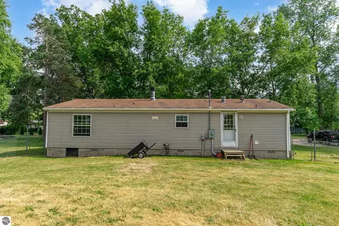Exterior - 3745 E Millbrook Rd, Mount Pleasant, MI 48858 photo 1 of 4