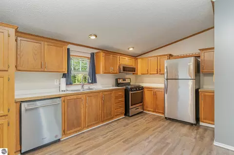 Kitchen - 3745 E Millbrook Rd, Mount Pleasant, MI 48858 photo 1 of 2