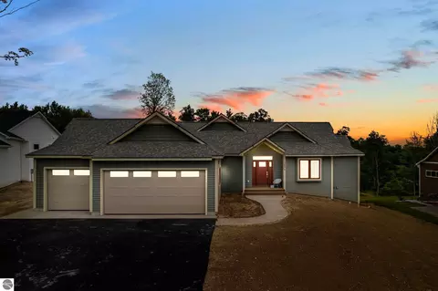 5698 Grand Ridge Ct, Traverse City, MI 49685