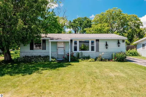 3863 Franke Rd, Traverse City, MI 49684