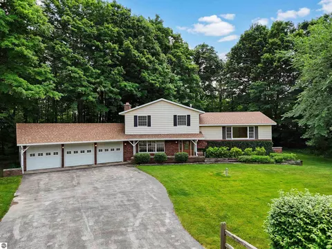479 Sierra Dr, Traverse City, MI 49685