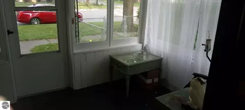 907 Beech St, Clare, MI 48617 photo 5