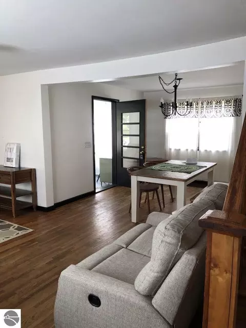 907 Beech St, Clare, MI 48617 photo 10