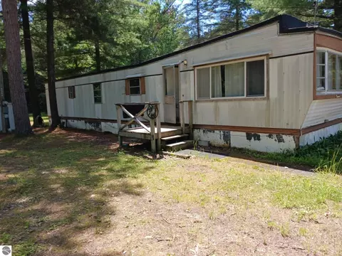 5843 Esmond Rd, Hale, MI 48739