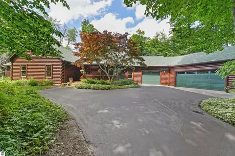 9645 E Walkabout Ln, Traverse City, MI 49684