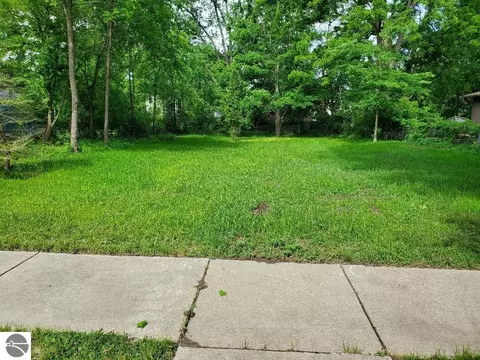 620 S Pine St, Mount Pleasant, MI 48858