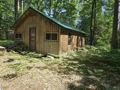 2 SE Ac Vl Se Military Rd, Fife Lake, MI 49633