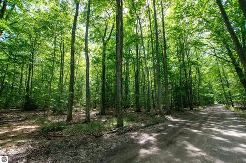E Wood How Lane, Northport, MI 49670