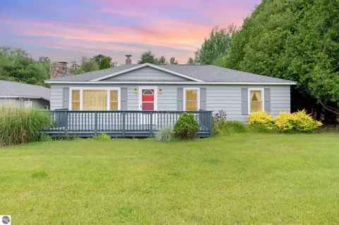 208 S Plank Rd, Tawas City, MI 48763
