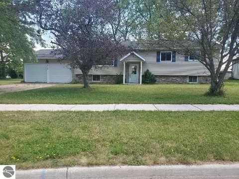 813 Southmoor Rd, Mount Pleasant, MI 48858