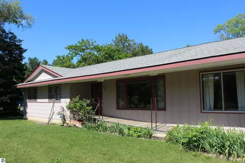 750 Annie St, West Branch, MI 48661