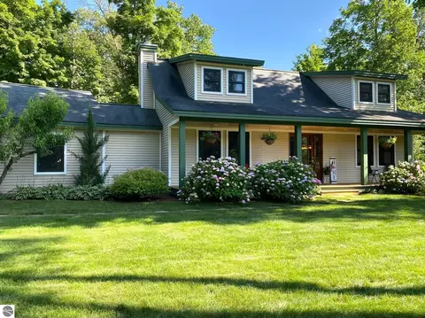 1229 S Ridge Ct, Traverse City, MI 49696