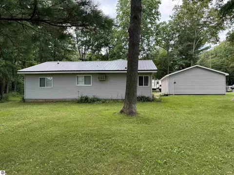 497 E Clarence Rd, Harrison, MI 48625 photo 2