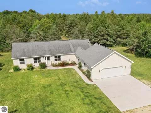 2770 Mohawk Trce, Interlochen, MI 49643 photo 2