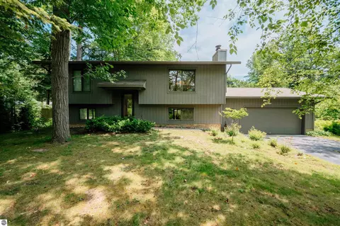 214 N East Bay Blvd, Traverse City, MI 49686