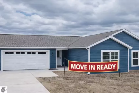 4877 Meadowlark Ln #40, Traverse City, MI 49685