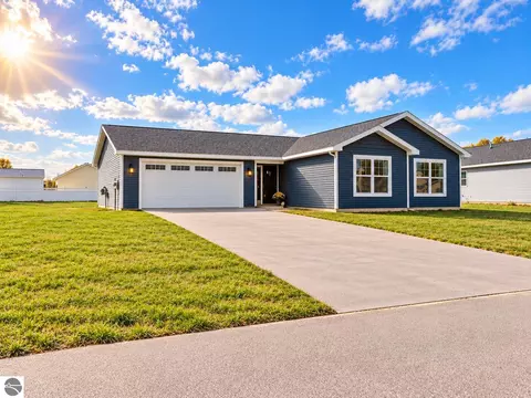 4877 Meadowlark Ln # 40, Traverse City, MI 49685